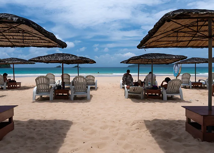 Mad Monkey Hostel Nacpan Beach